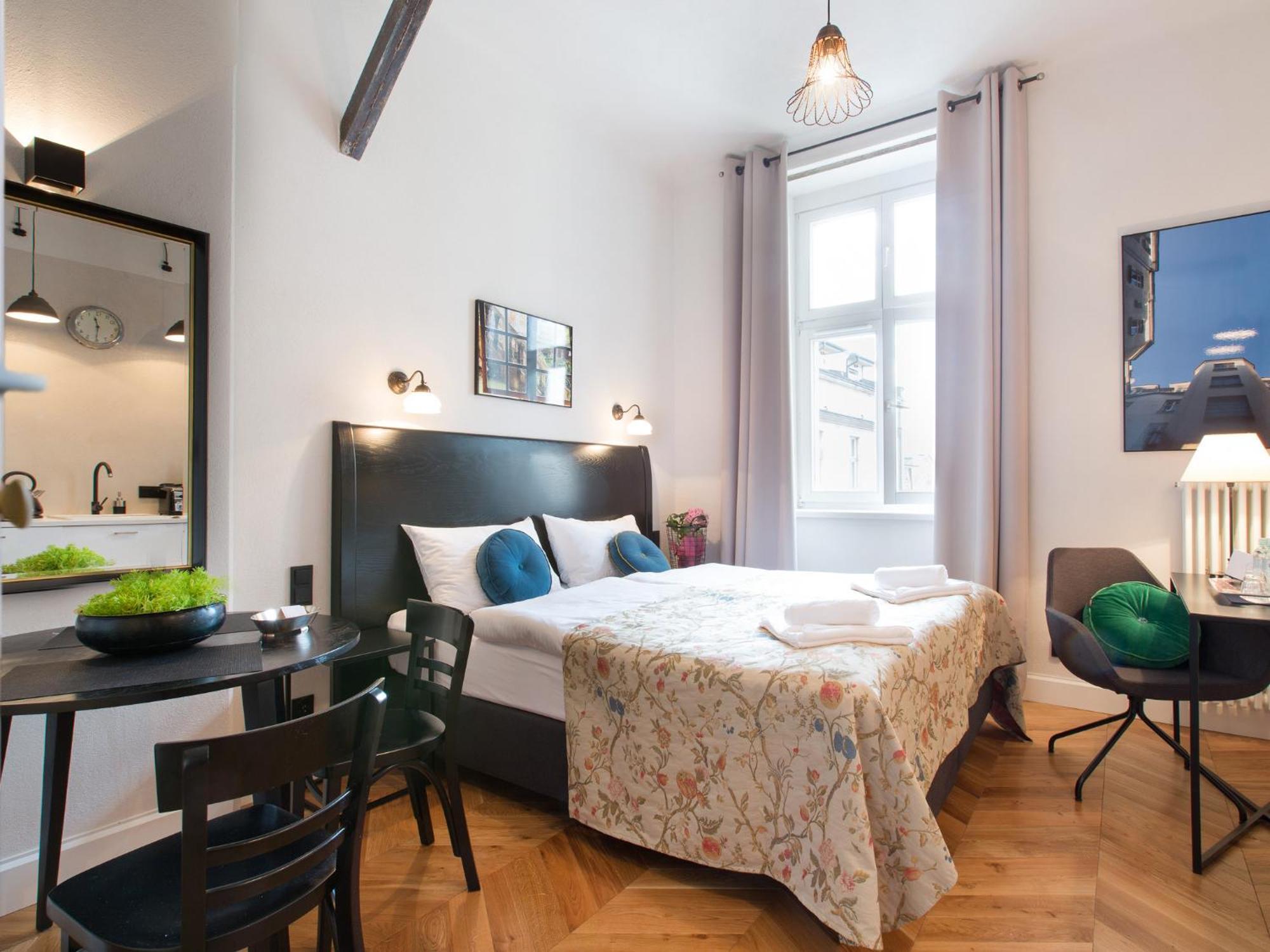 Antique Apartments Plac Szczepanski Krakow Room photo